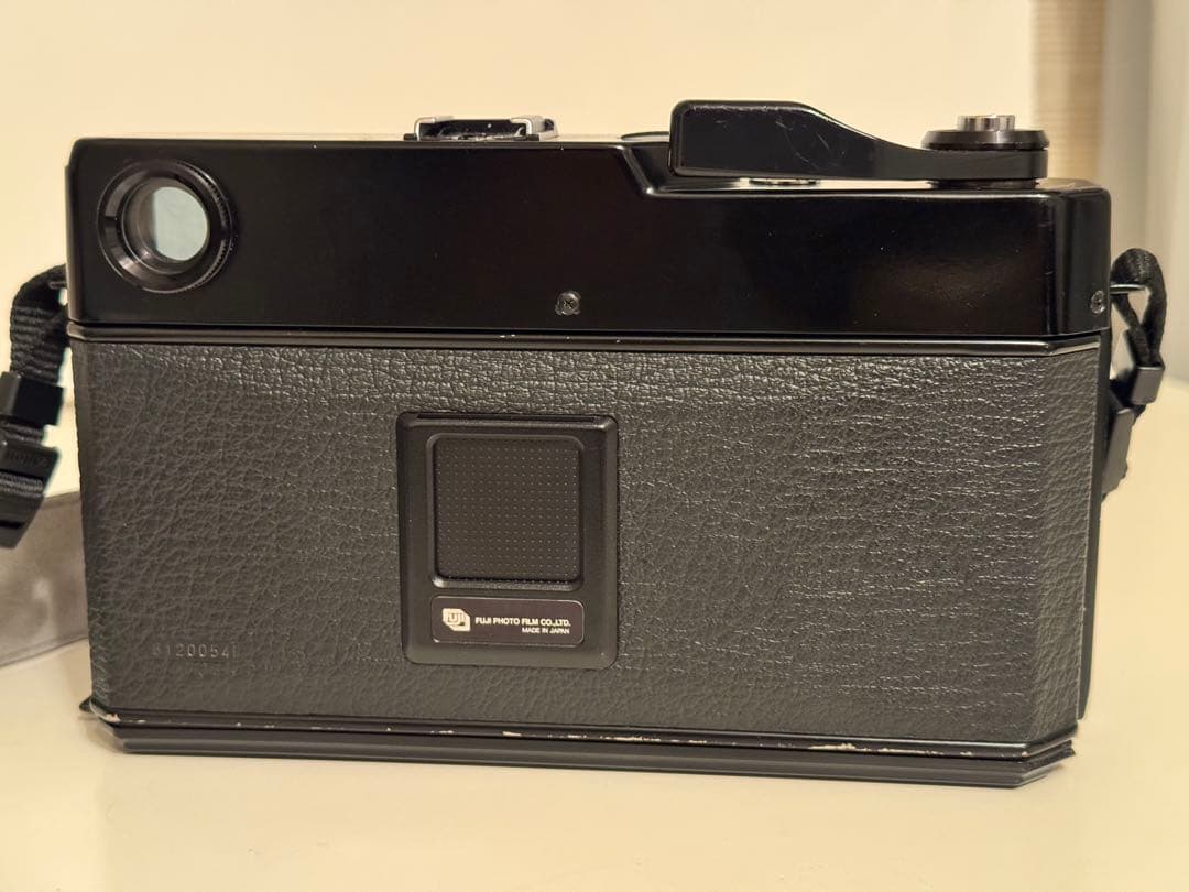 FUJI フジ GW690II 中判フィルムカメラ【おまけフィルム付】