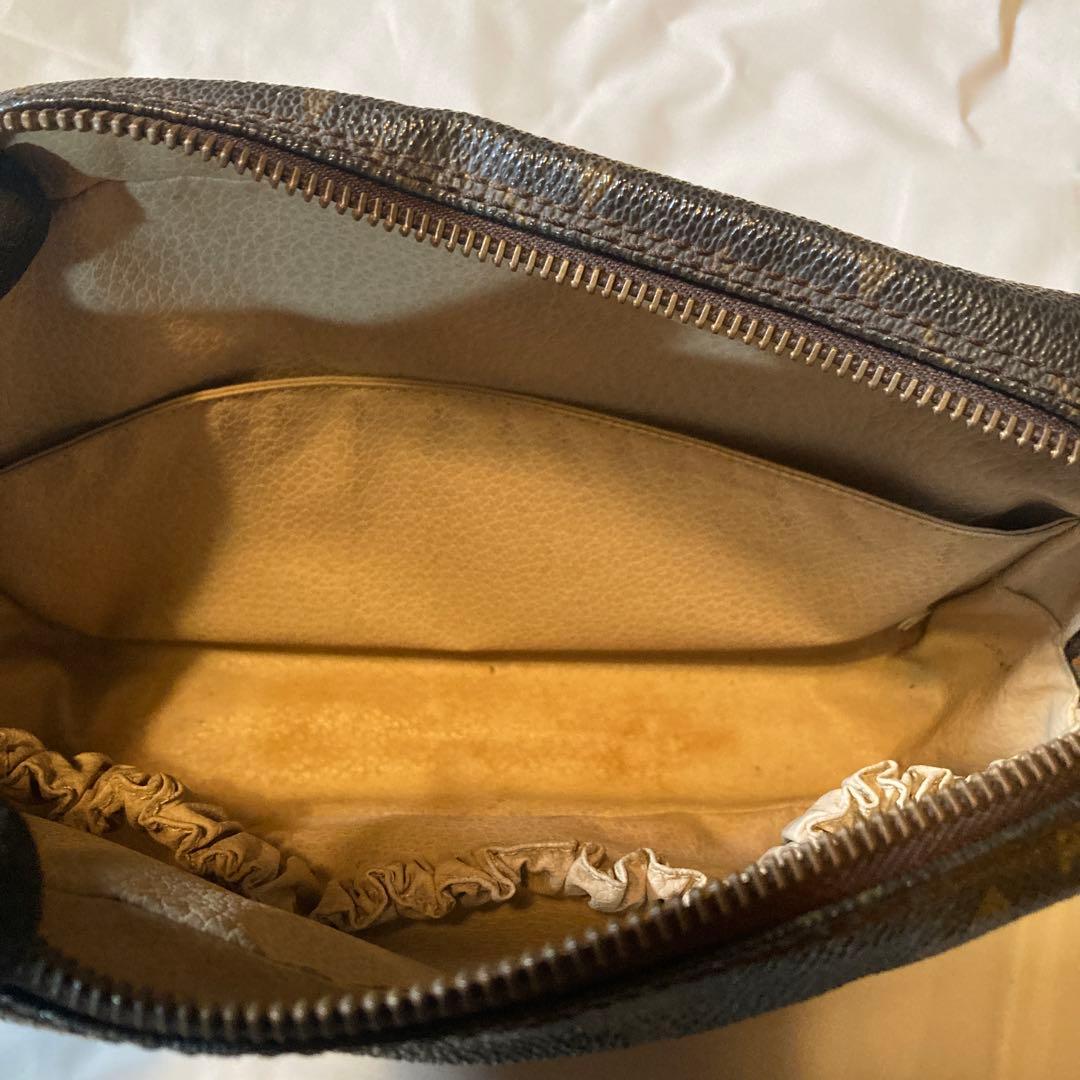 Louis Vuitton ダークブラウン ポーチ