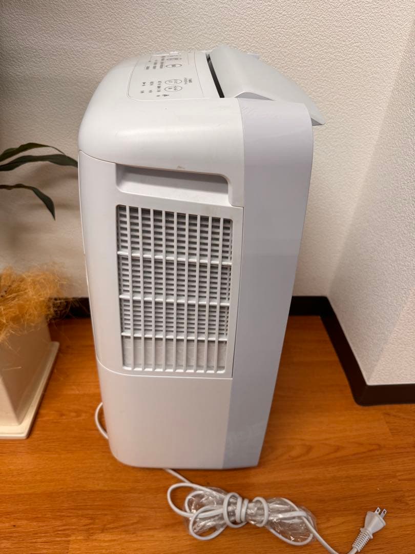 冷風も出ます！美品・2023年製SHARP 除湿機 CM-R100-W 衣類乾燥