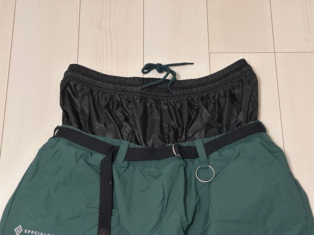 ダークグリーンスノーボードウェア