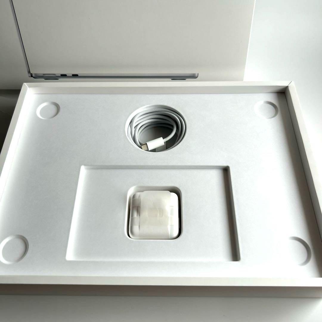 【中古】MacBookAir M2 2022 シルバー 8GB 256GB