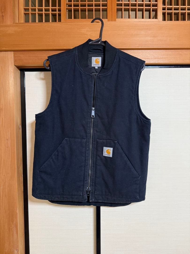 カーハート　ダウンベスト