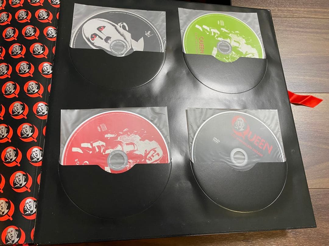 Queen 世界に捧ぐ　40周年記念デラックスエディション(日本版)帯付き