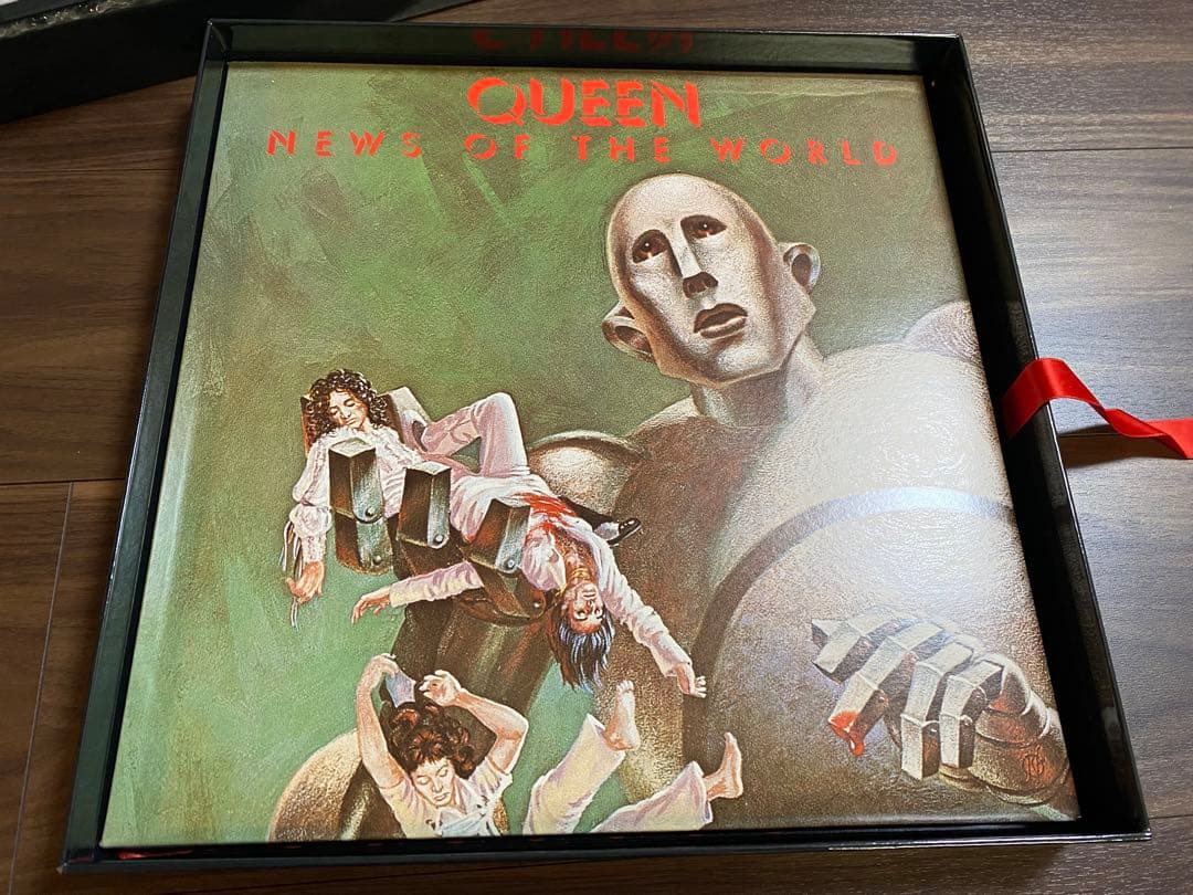 Queen 世界に捧ぐ　40周年記念デラックスエディション(日本版)帯付き