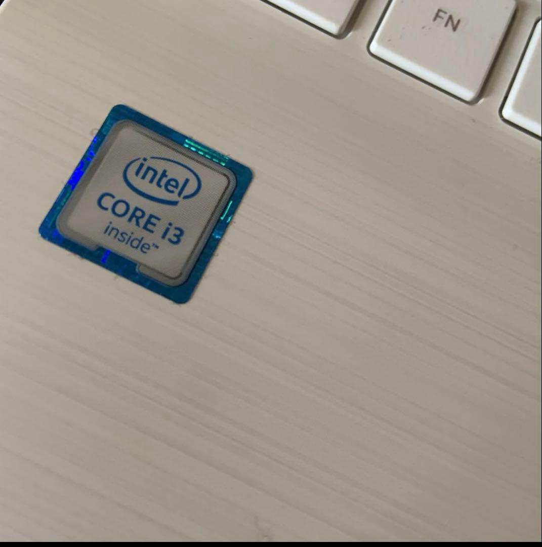 Toshiba Dynabook 15.6インチ ホワイト