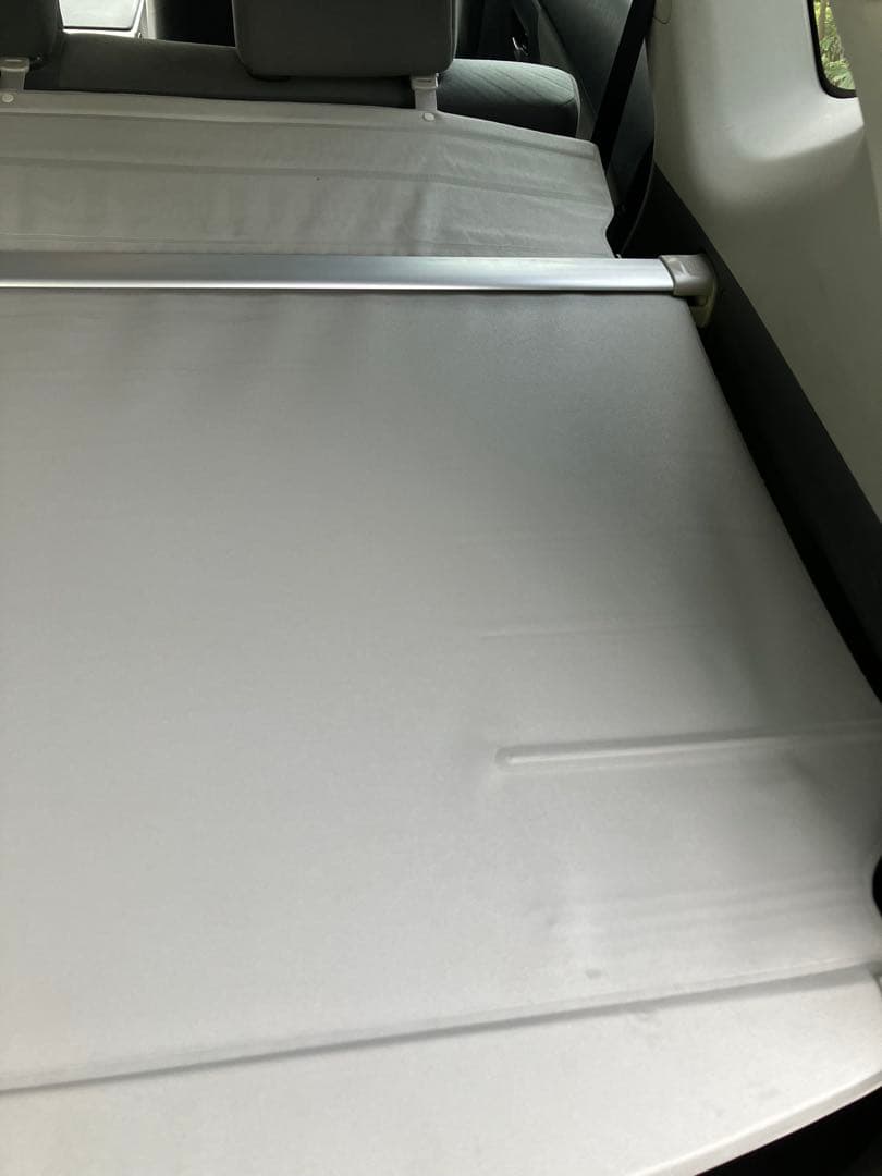 トヨタ純正販売店オプション用品　プリウスα トノカバー　中古品