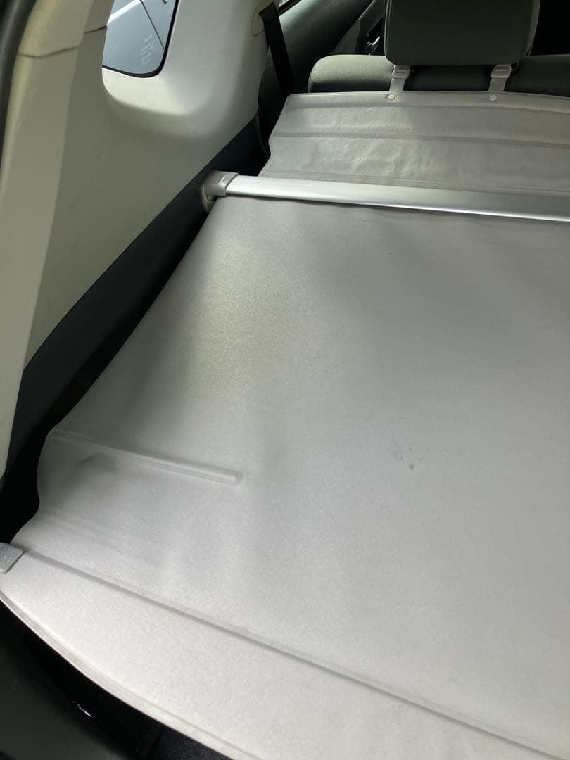 トヨタ純正販売店オプション用品　プリウスα トノカバー　中古品