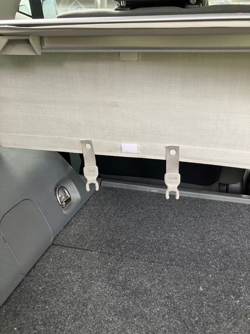 トヨタ純正販売店オプション用品　プリウスα トノカバー　中古品