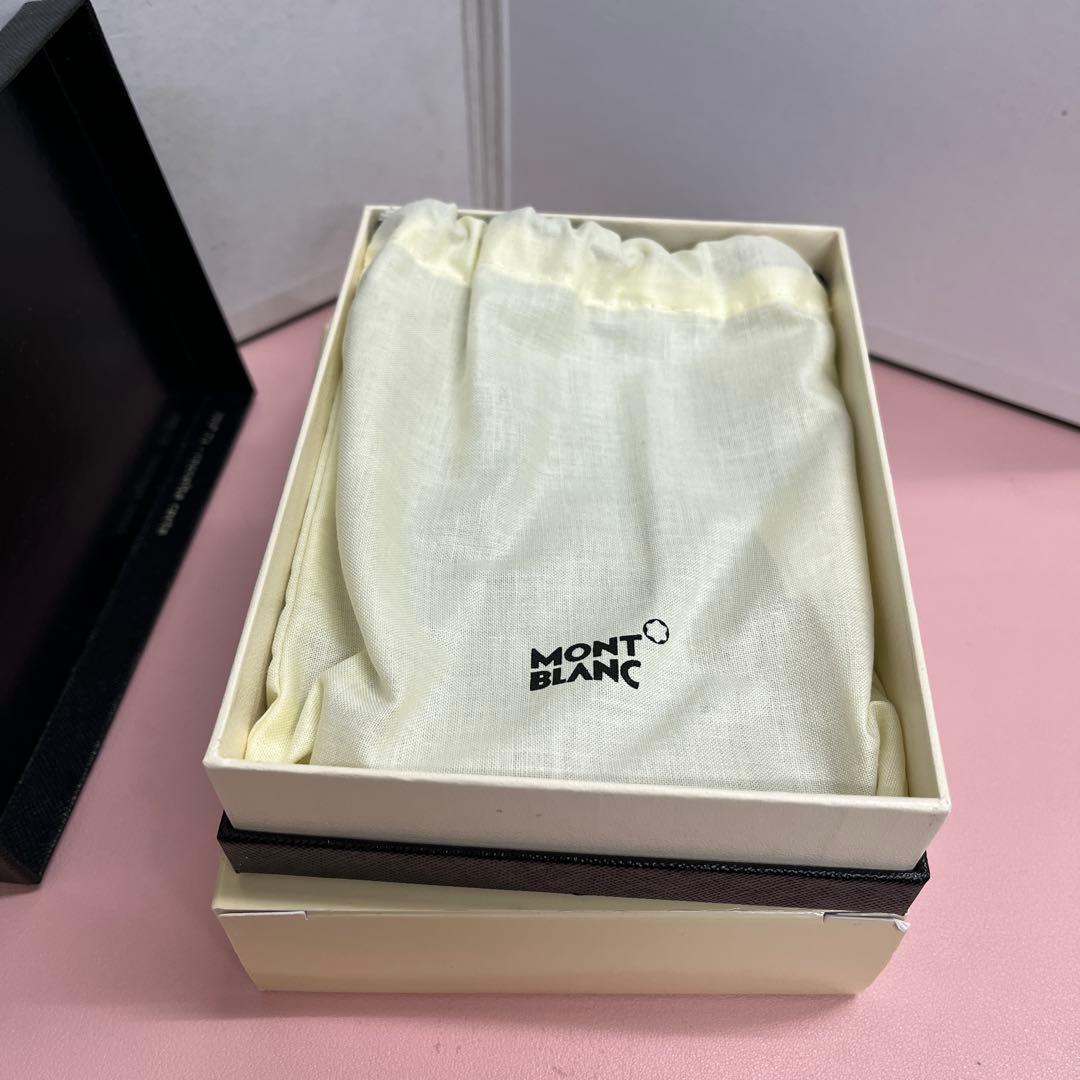【期間限定価格】MONTBLANC Passport Holder