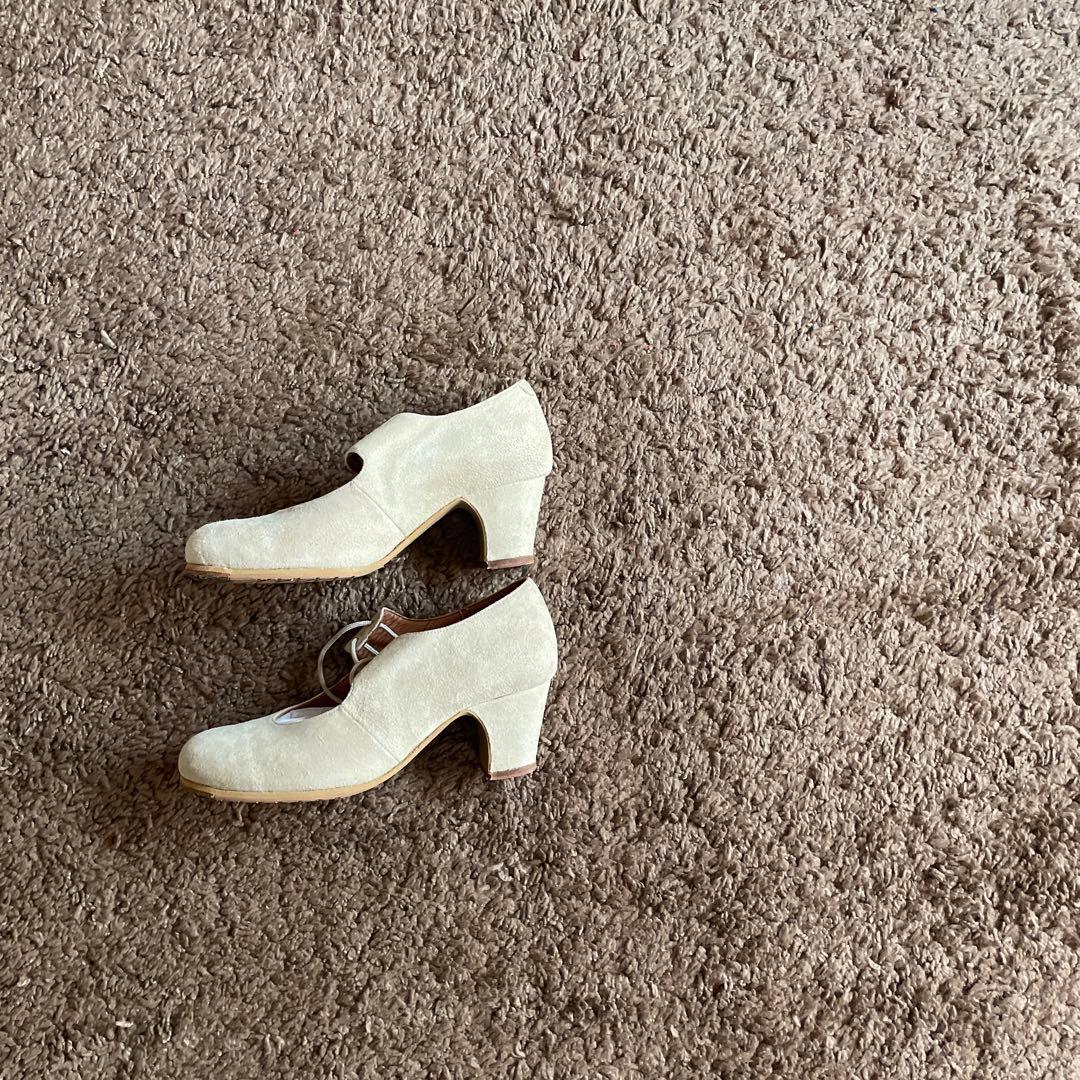 未使用Menkes フラメンコシューズ クリーム色 23cm