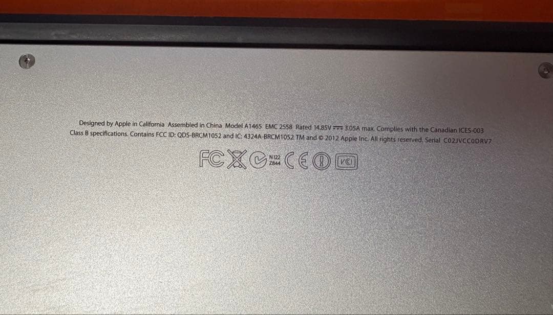 ジャンクのMacBook air 11インチA1465(2012年)。