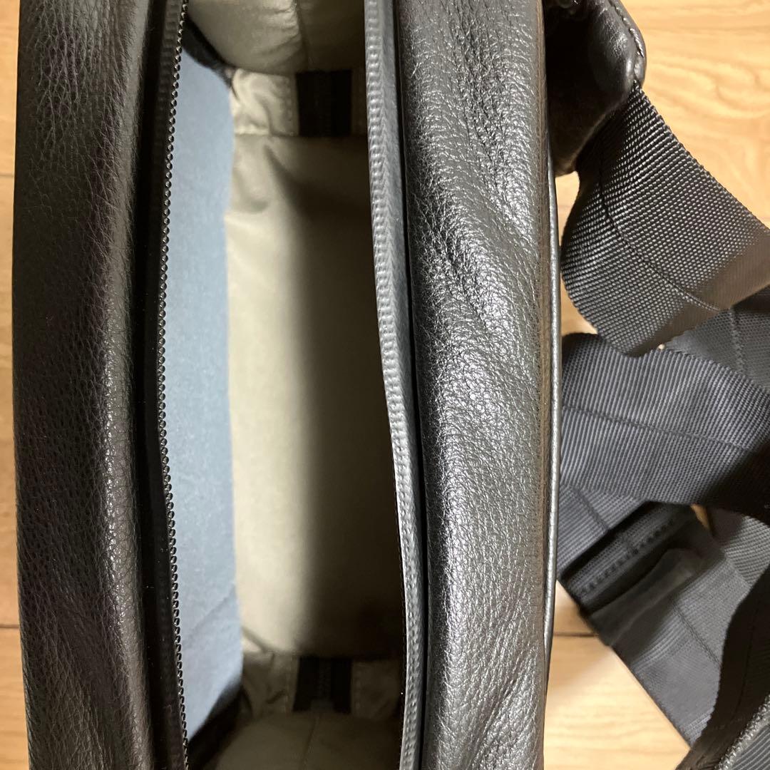 カワニシカバン　ラフ　本革　ボディバッグ　ウエストポーチ