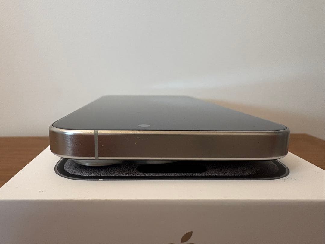 Apple iPhone 15 Pro ホワイトチタニウム 本体 128GB