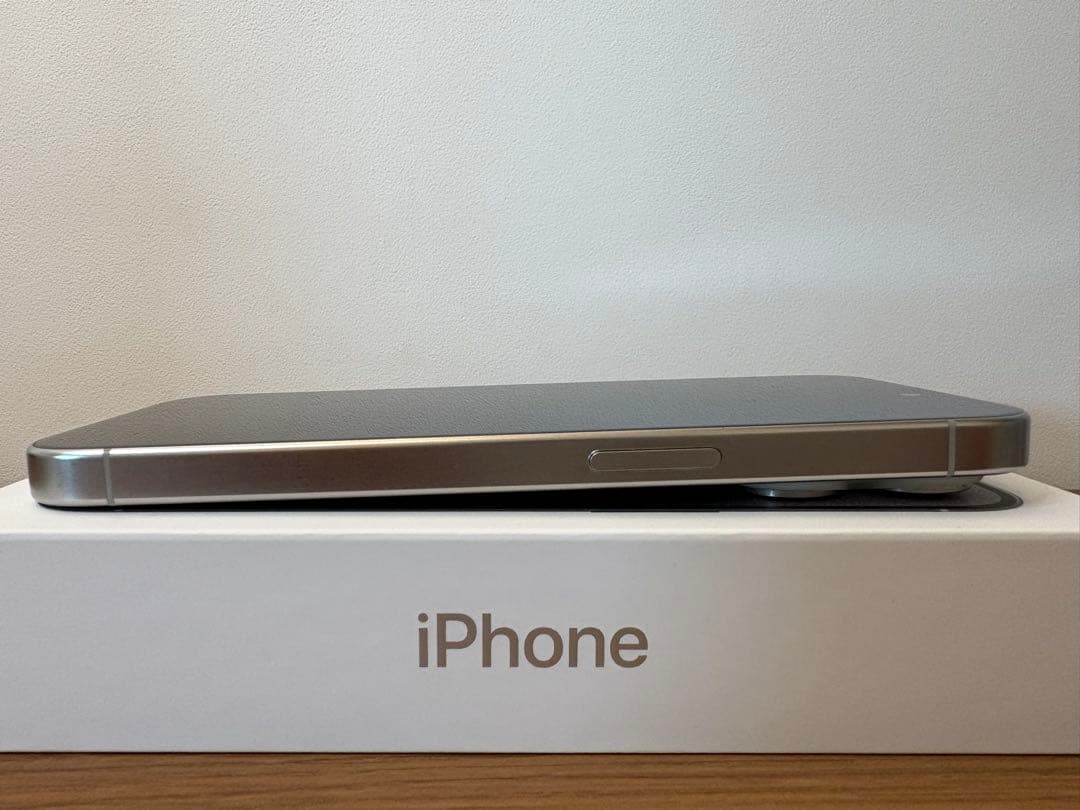 Apple iPhone 15 Pro ホワイトチタニウム 本体 128GB