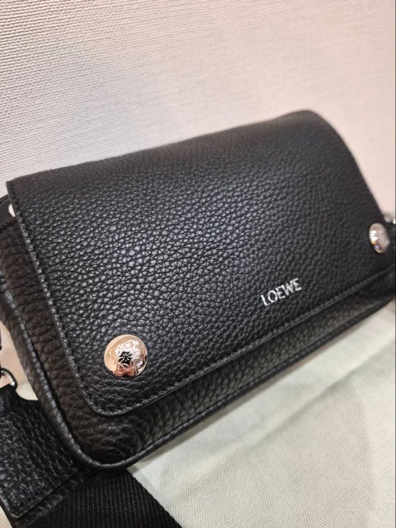 【2025秋冬新作】LOEWE ロエベ ペブルメッセンジャーバッグ スモール