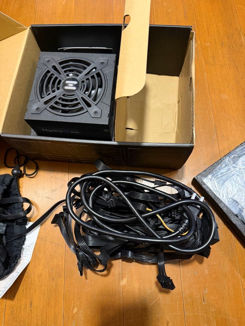 R*様 FSP Hydro G PRO 1000W 電源ユニット