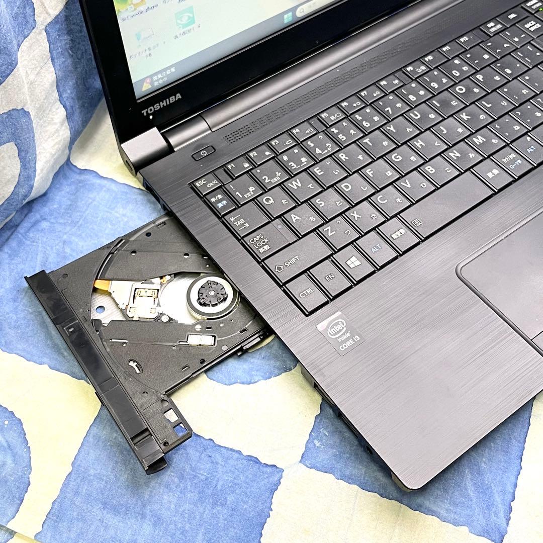 すぐ使える！快適SSD☆シックな黒ノートパソコン♪カメラ付き！Windows11