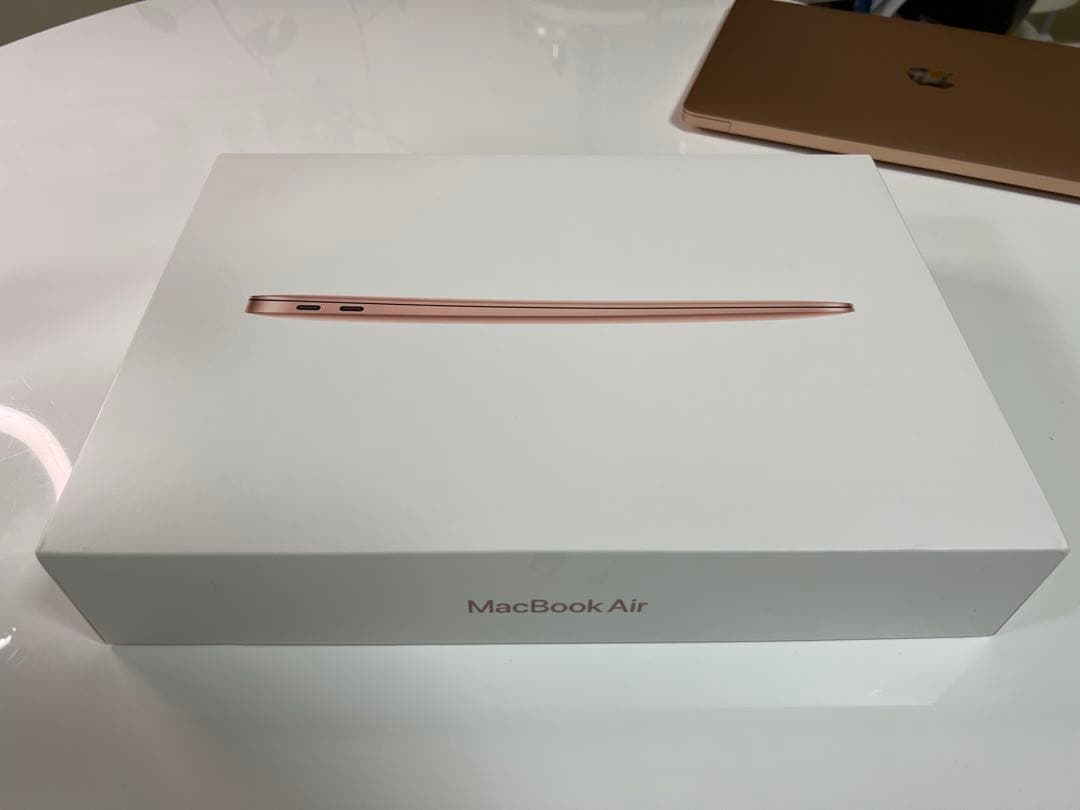 Apple MacBook 13インチ　M1チップゴールド 本体とケーブル、外箱