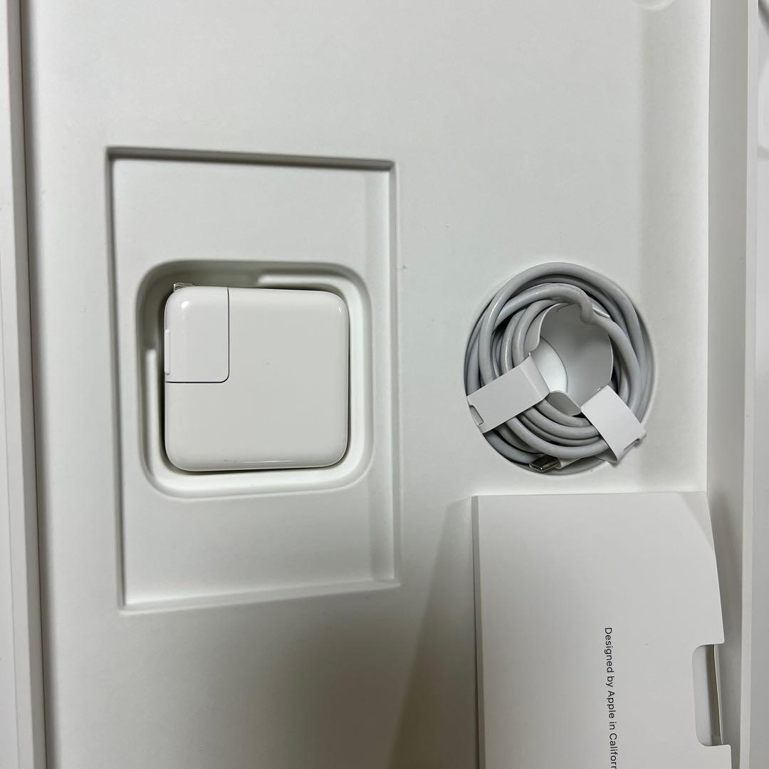 Apple MacBook 13インチ　M1チップゴールド 本体とケーブル、外箱