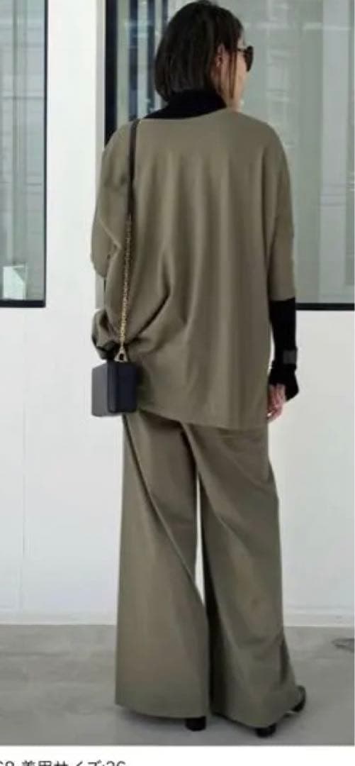 アパルトモン　FluTTER カーキセットアップ