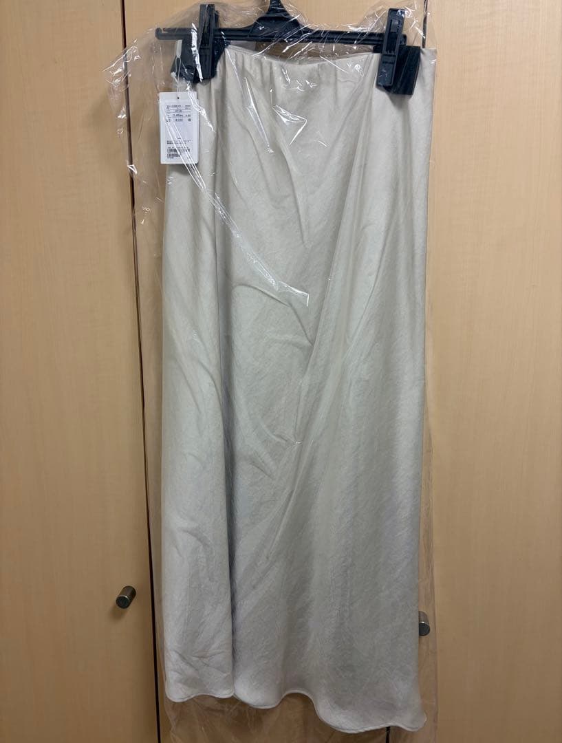 ポリエステルサテン マーメイドフレアスカート