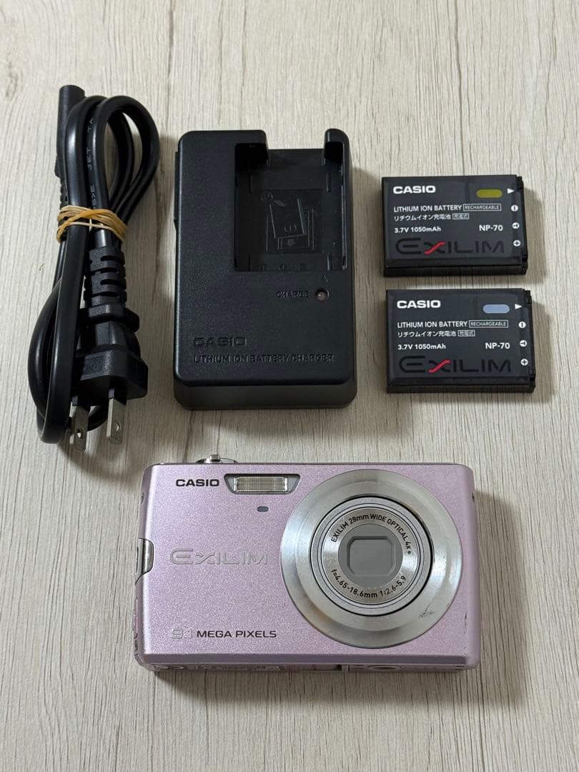 CASIO EXILIM 8メガピクセル ピンク コンパクトデジタルカメラ
