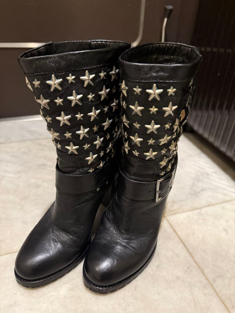 jimmy choo(ジミーチュウ)スタッズ黒ブーツ