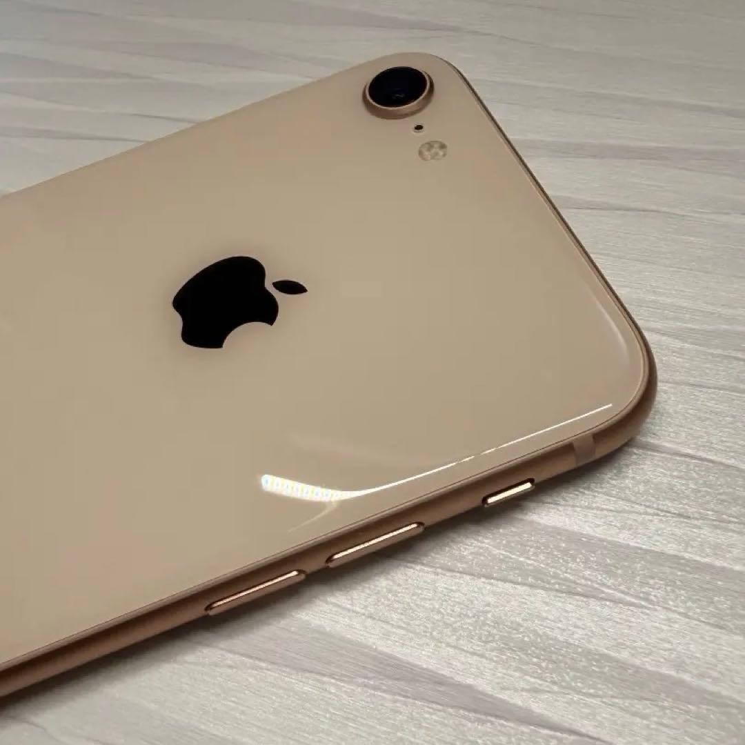 美品 Apple iPhone 8 ゴールド 64GB 保護フィルム付き