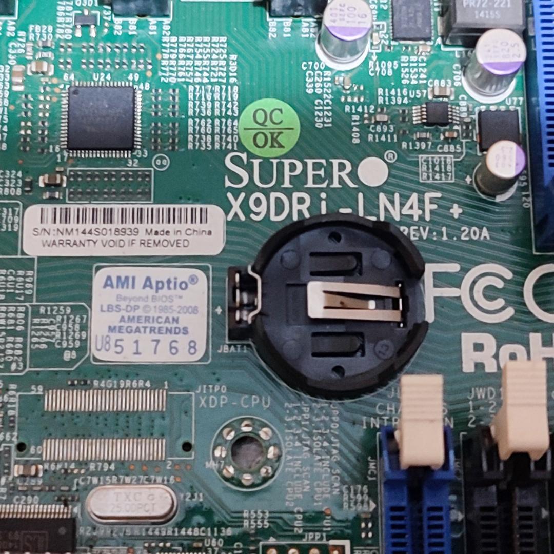 Supermicro X9DRi-LN4F+ サーバー用 マザーボード