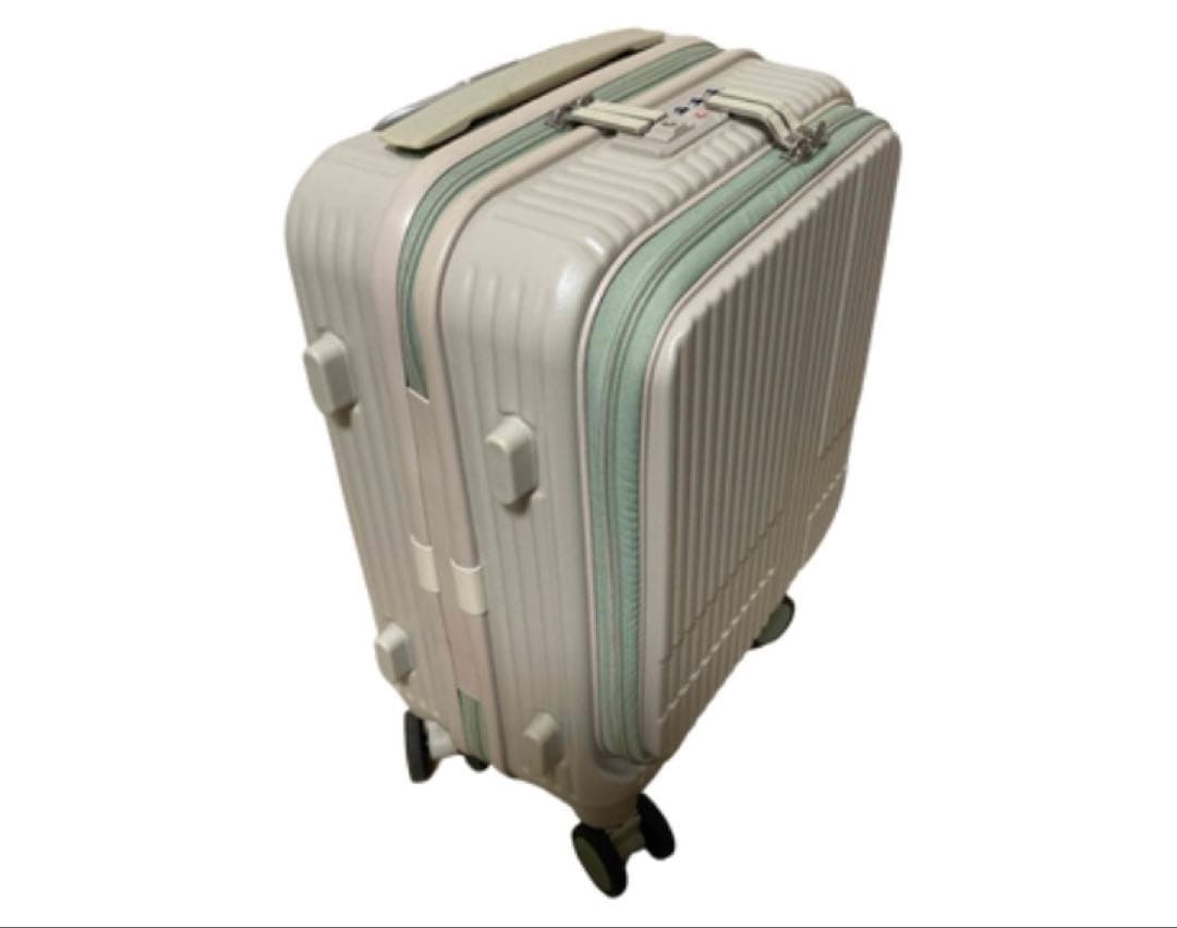 人気色　イノベーター キャリーバック　スーツケース 21L 機内持込OK