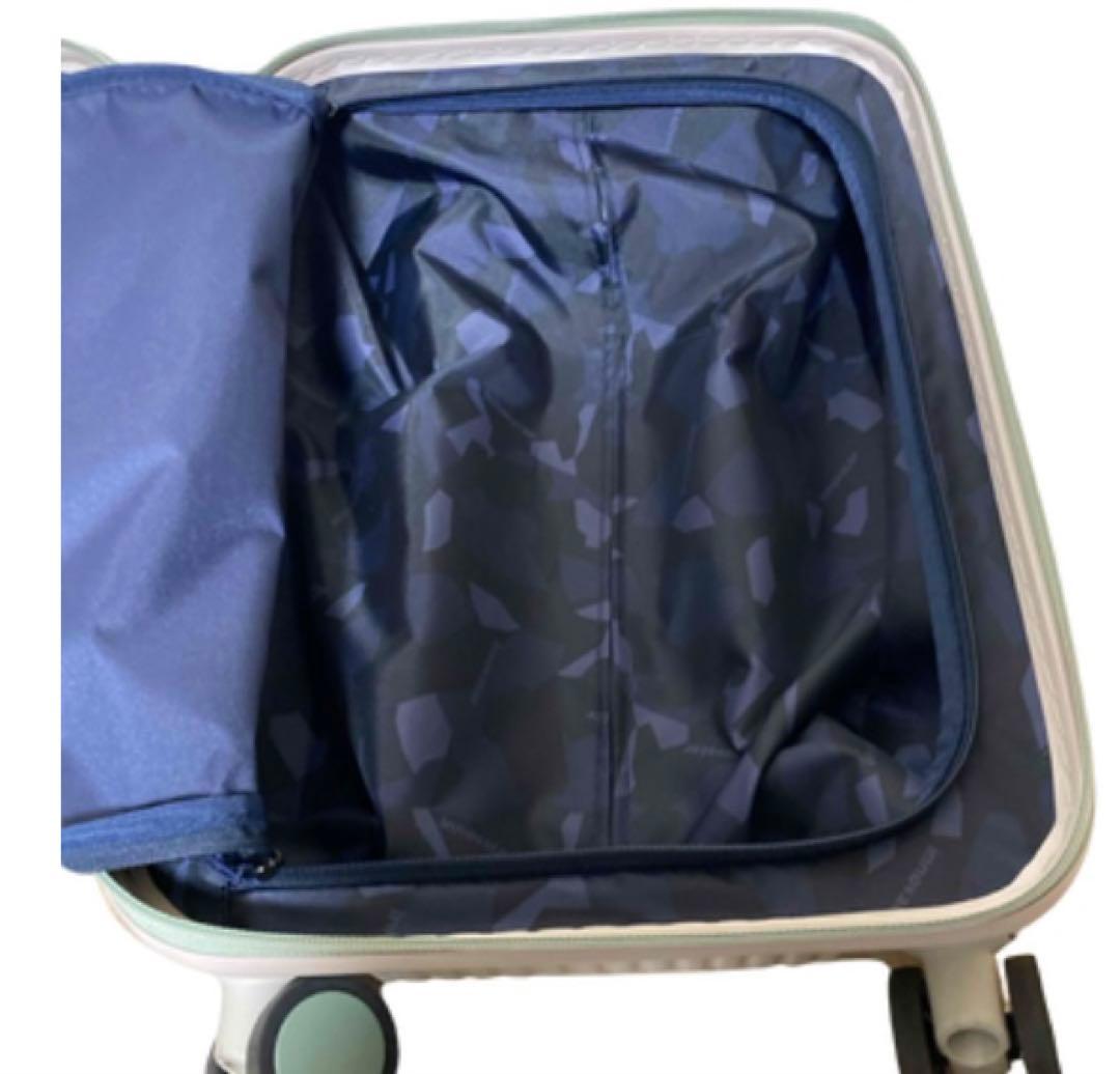 人気色　イノベーター キャリーバック　スーツケース 21L 機内持込OK