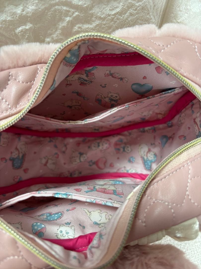 黒*こ様 コヤンイサムチョン　ハンドメイド　ハート型ファーショルダーバッグ　ピン