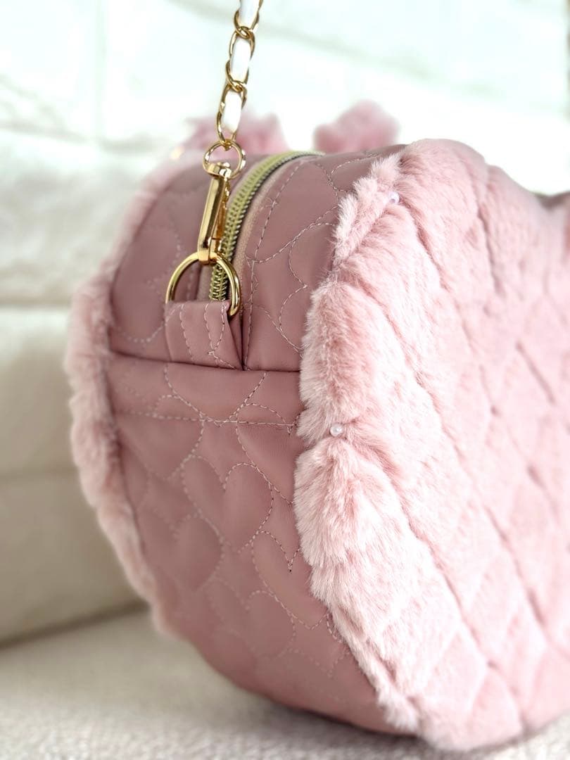 黒*こ様 コヤンイサムチョン　ハンドメイド　ハート型ファーショルダーバッグ　ピン