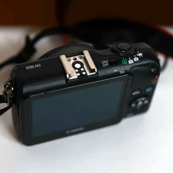 Canon EOS M2 ブラック ミラーレスカメラ