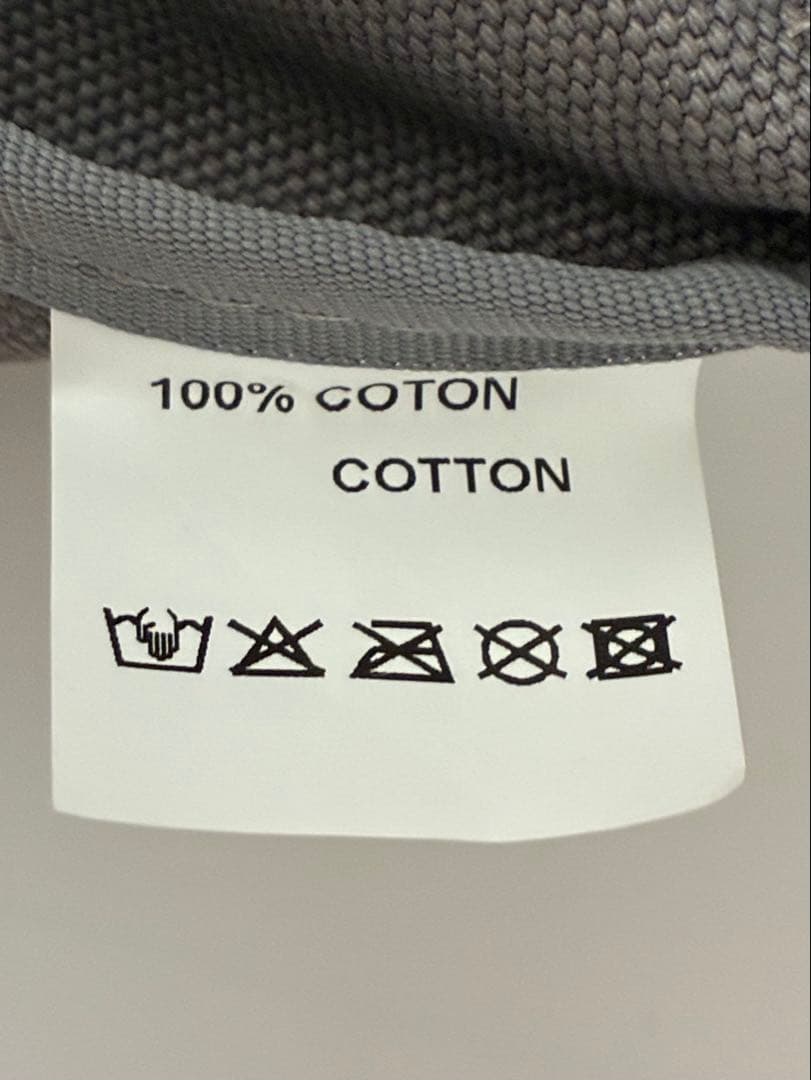 【新品・未使用】ルイ・ヴィトン　美術館　限定　トートバッグ　　グレー色