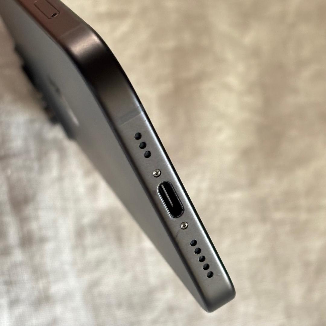 iPhone15 128GB ブラック SIMフリー バッテリー100％ 保証有