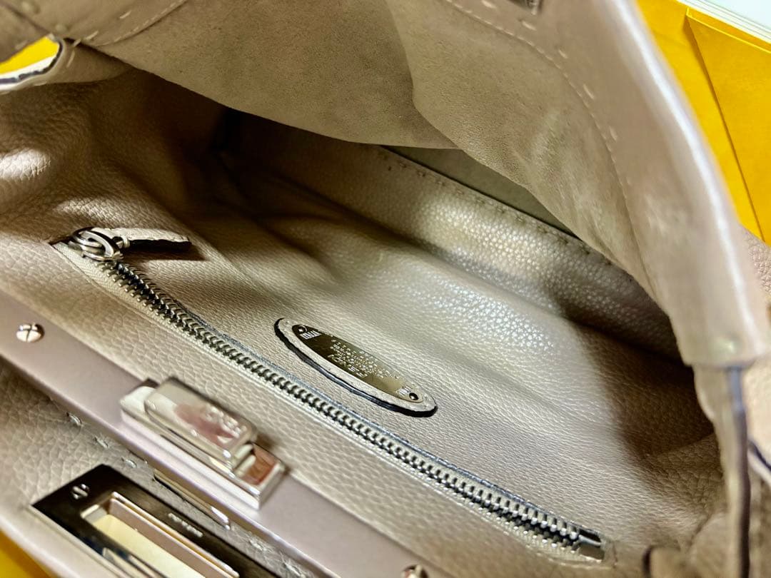 出品1/31までFENDI★ピーカブーセレリアハンドバッグ