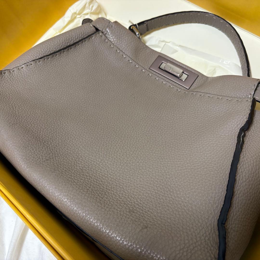 出品1/31までFENDI★ピーカブーセレリアハンドバッグ