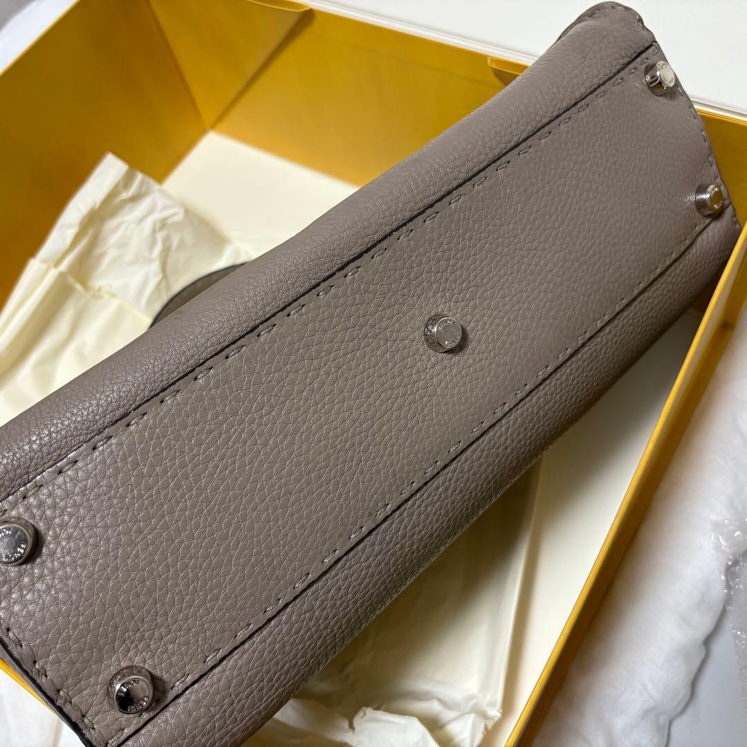 出品1/31までFENDI★ピーカブーセレリアハンドバッグ