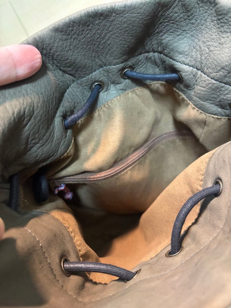 エイジングで自分色に育てる！天然エゾ鹿革の巾着ミニショルダーバッグ