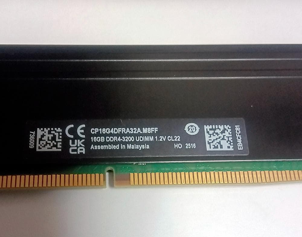Crucial DDR4-3200 UDIMM メモリ　16GB×２枚