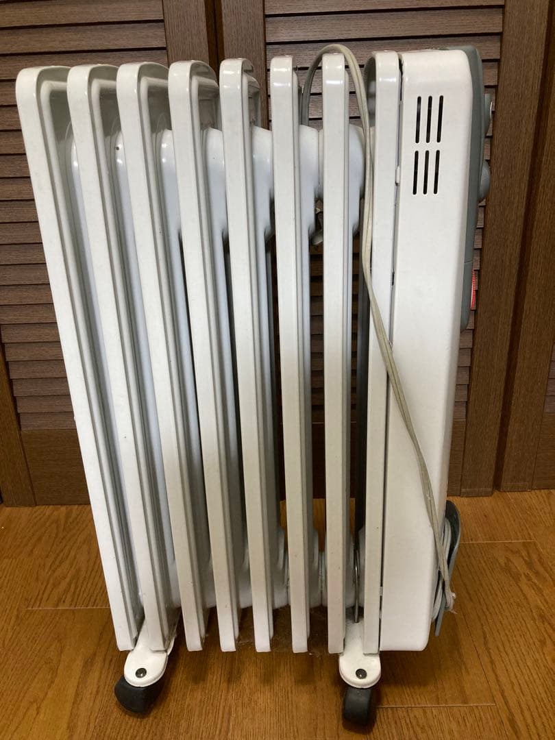 DeLongi デロンギ　オイルヒーター　HR030812EC