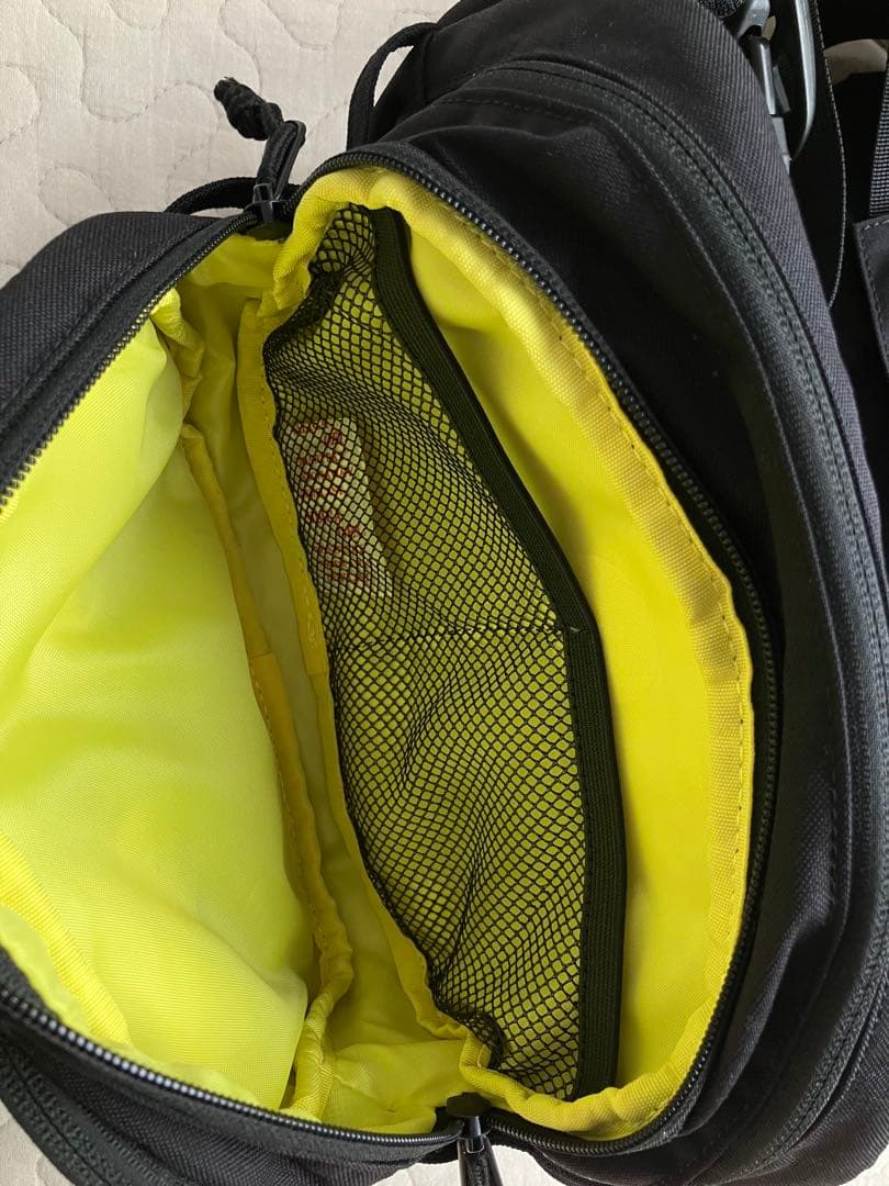 Hugoo ハグー ヒップシート ショルダーバッグ 黒×黄