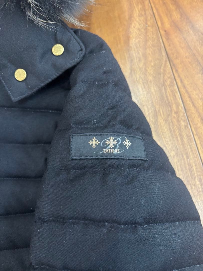 タトラス　Rラインダウンジャケット 黒　02