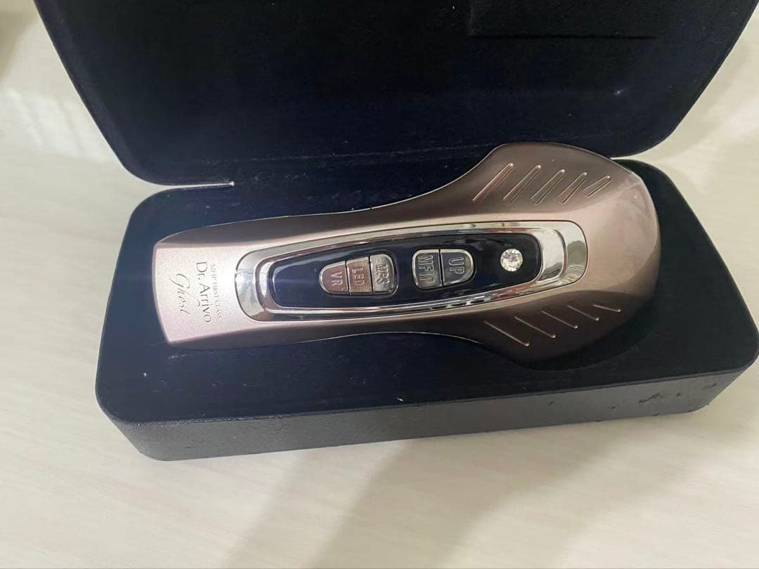 ドクターアリーヴォゴースト LED EMS 美顔器