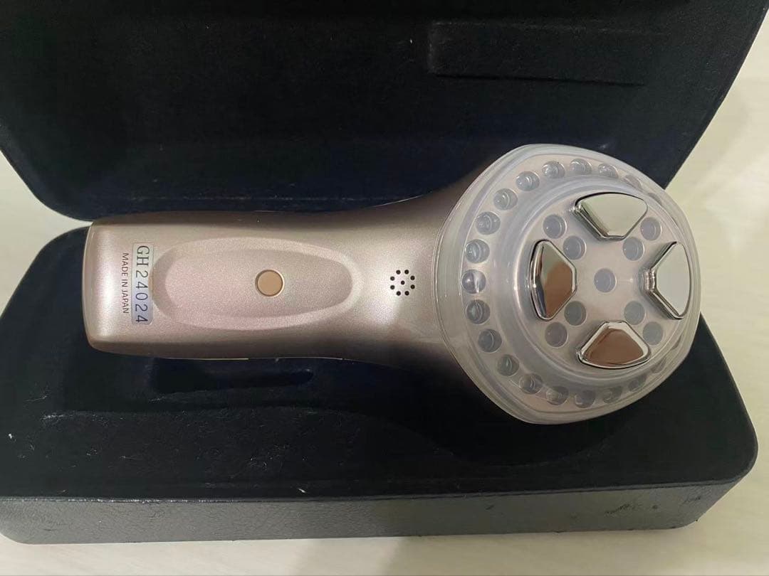 ドクターアリーヴォゴースト LED EMS 美顔器