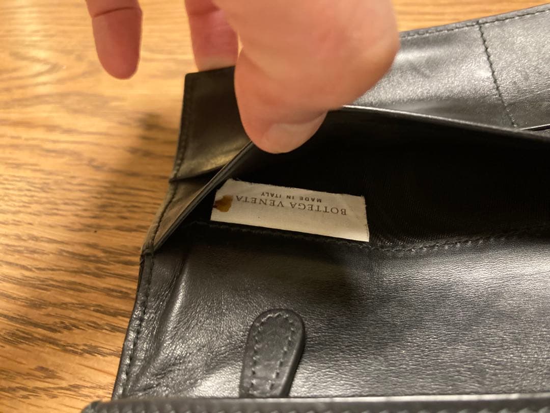 【間もなく商品を取り下げます！！】ボッテガ・ヴェネタ/イントレチャート長財布