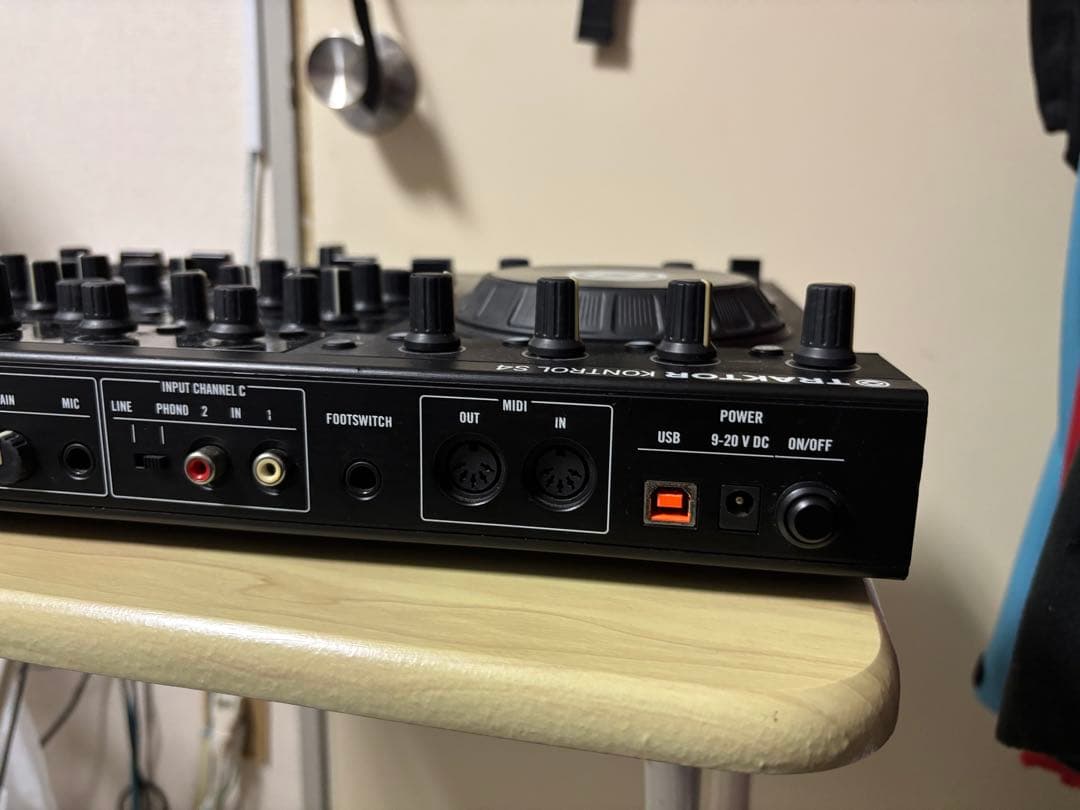 NI Traktor KONTROL S4 MK1 | DJコントローラー