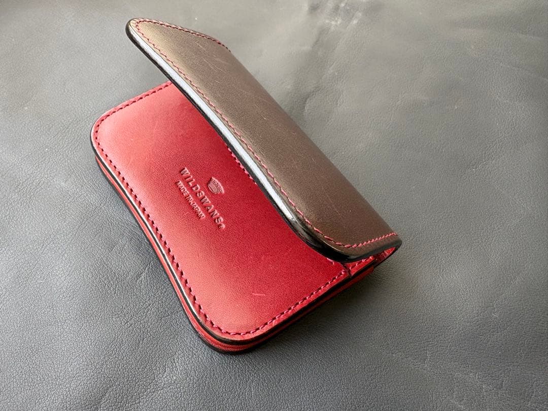 ジェネラル ワイルドスワンズ　 サドルプルアップ　チョコ　バーガンディ　名刺入れ