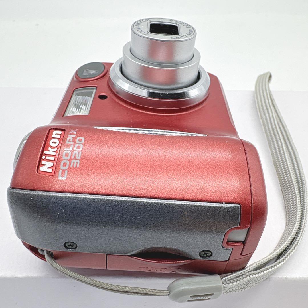 Nikon COOLPIX 3200 レッド　単三電池使用